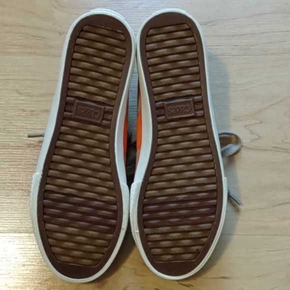 NWOT CHAPS Canvas Tan / Orange Sneakers 6.5 - Picture 4 of 7
